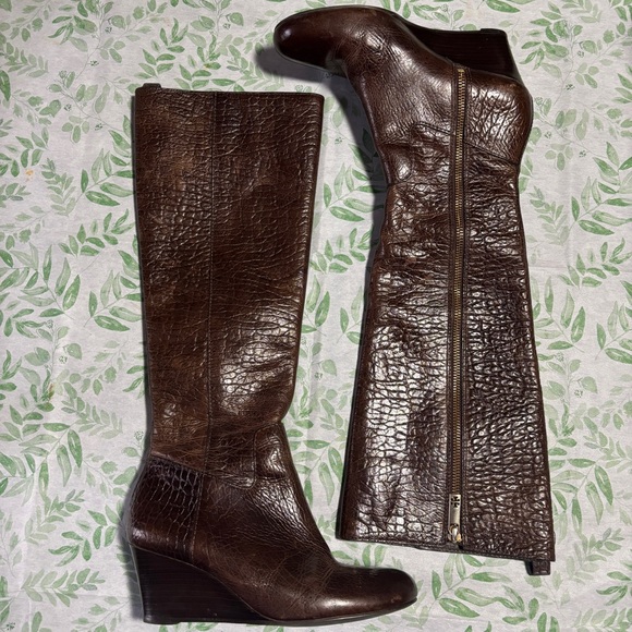 Tory Burch - Dabney Brown Heeled/Wedge Boots with Sleek Silhouette - Picture 2 of 9